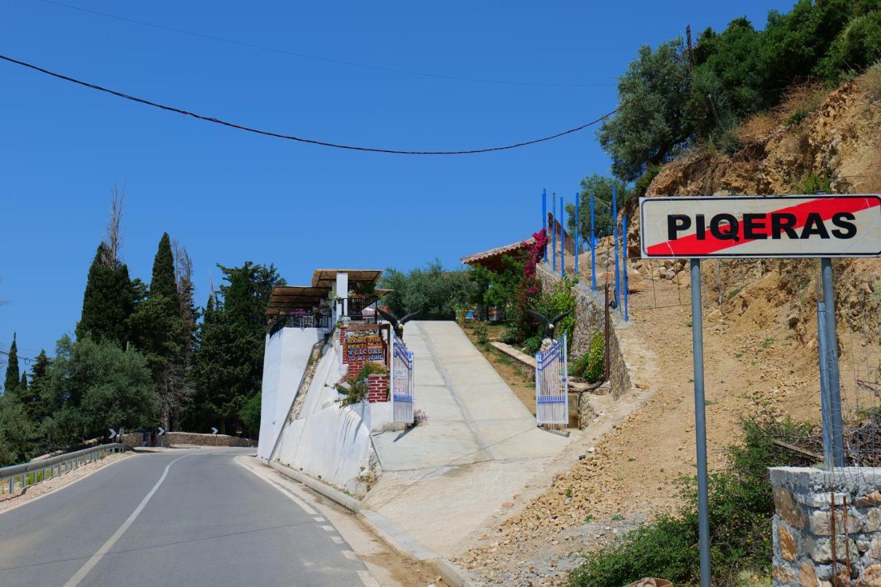 Vila Panorama Piqeras Bed and Breakfast Esterno foto