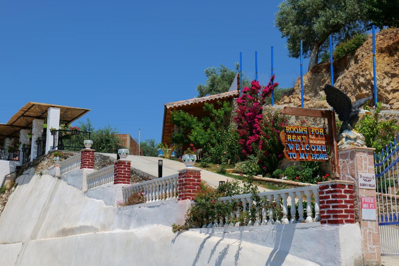 Vila Panorama Piqeras Bed and Breakfast Esterno foto