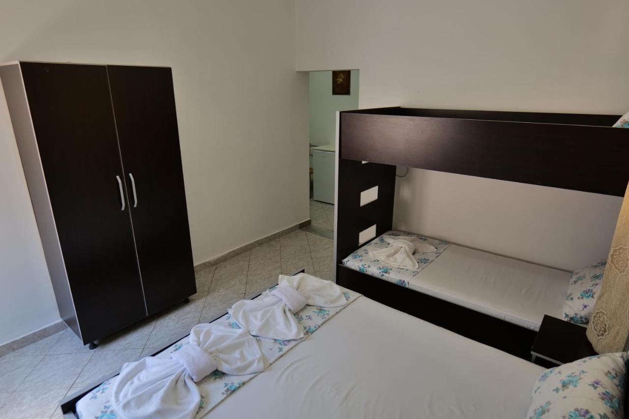 Vila Panorama Piqeras Bed and Breakfast Esterno foto