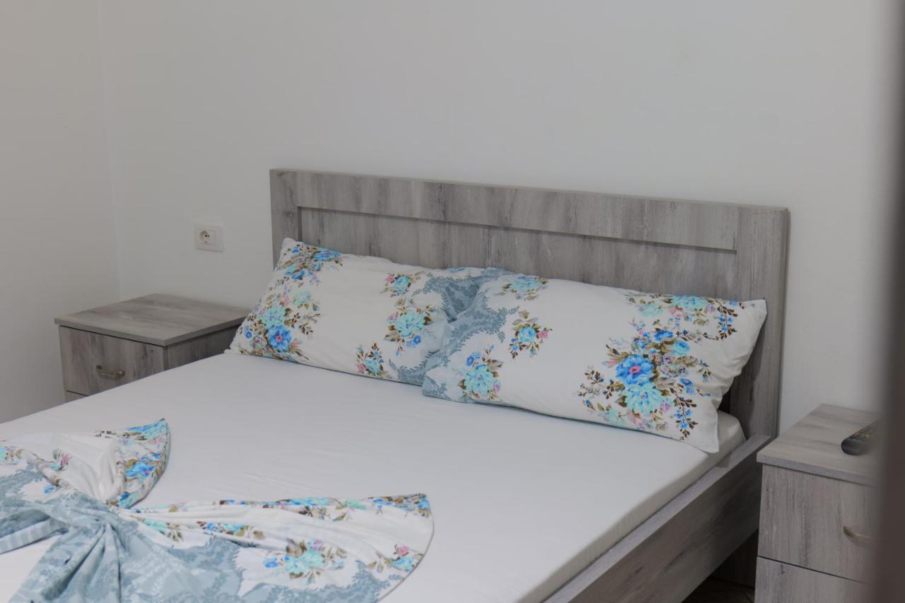 Vila Panorama Piqeras Bed and Breakfast Esterno foto